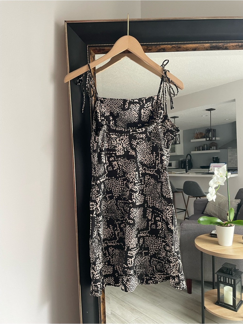 Zara Black & Cream Abstract Print Tie Shoulder Mini Dress | Size Medium - Picture 3 of 4